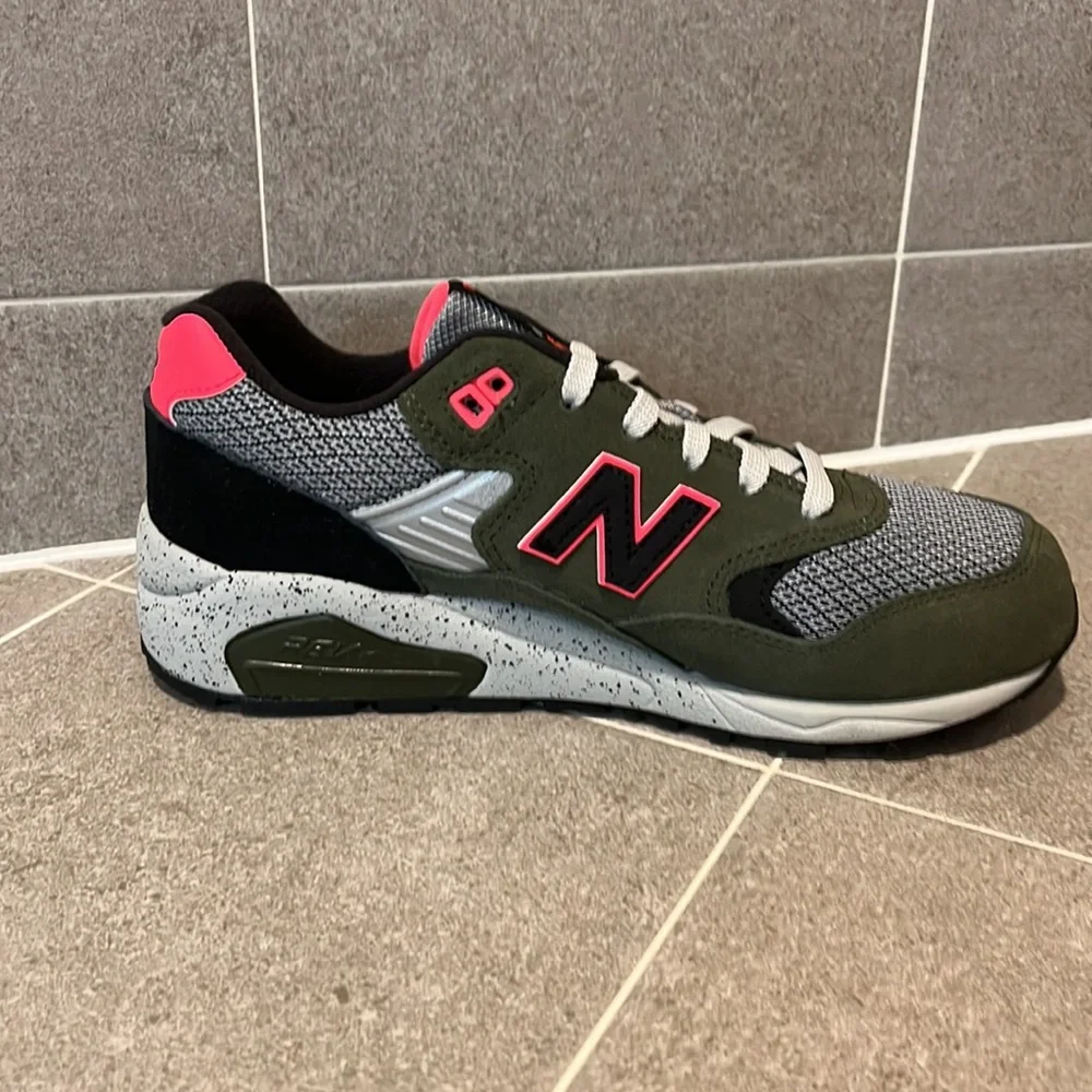 New Balance Elite Pack WRT580CI Shoes Sneakers new 580 green Womens Size 7